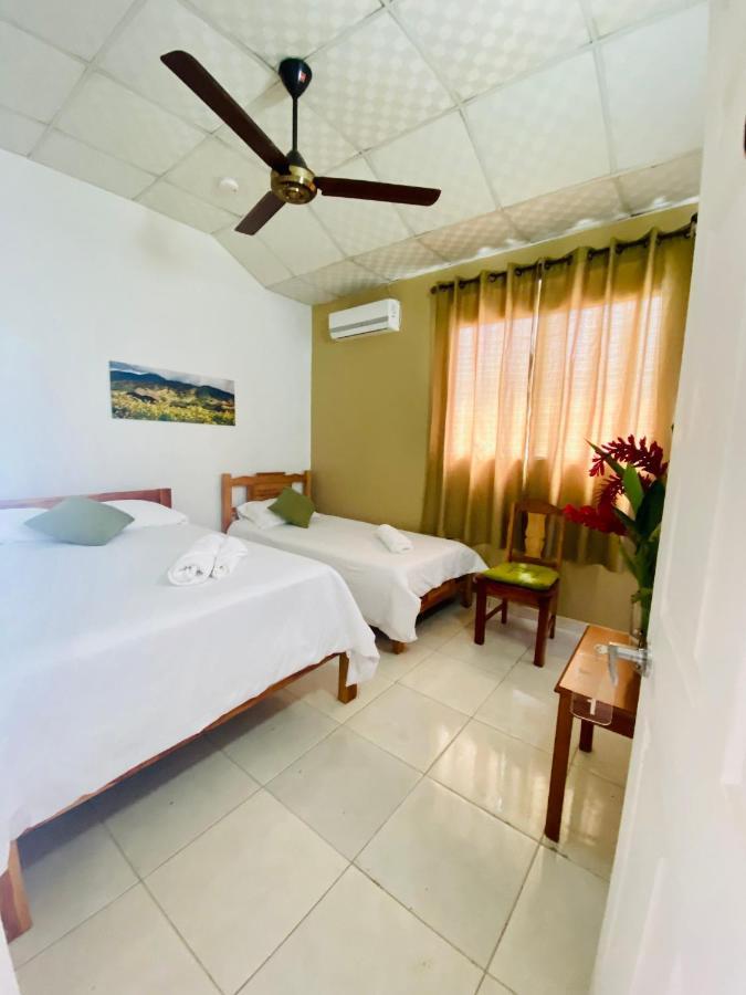 Hotel Ana Mary Santiago Esterno foto