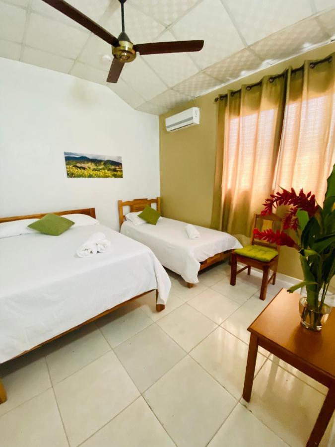 Hotel Ana Mary Santiago Esterno foto