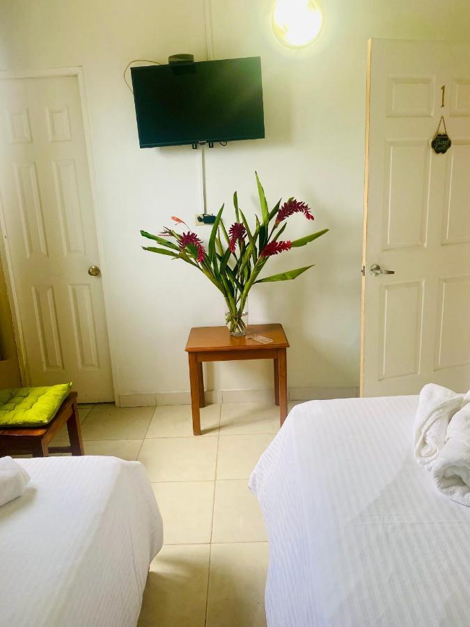 Hotel Ana Mary Santiago Esterno foto